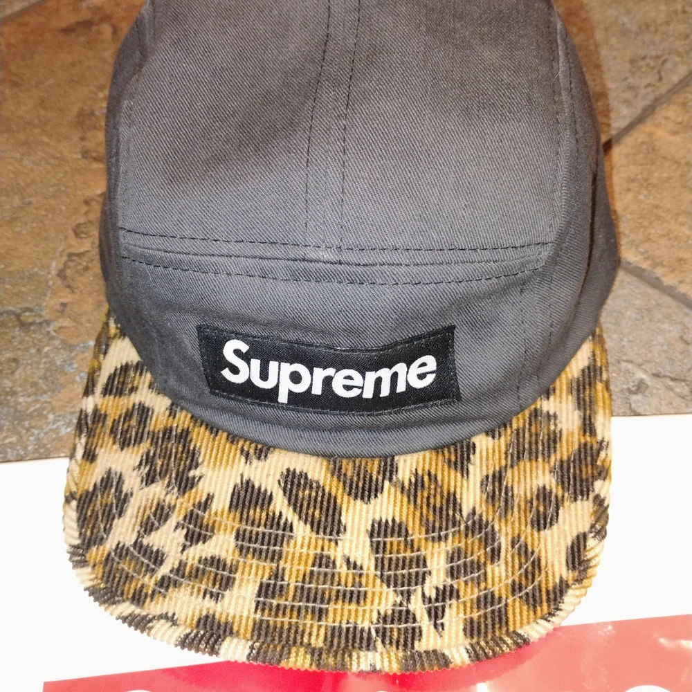 Supreme Men's Black Camp Cap with Leopard Brim - Picture 2 of 8
